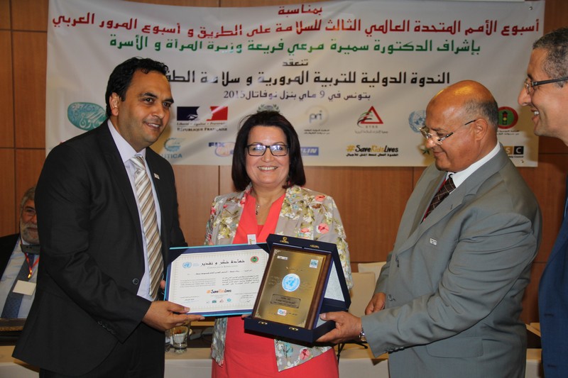 شركة ''جمعة'' تتحصّل على درع فخري خلال النّدوة الدوليّة للتّربية المروريّة وسلامة الطفولة